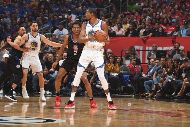 塔图姆31+12字母哥43+13 凯尔特人逆转胜雄鹿