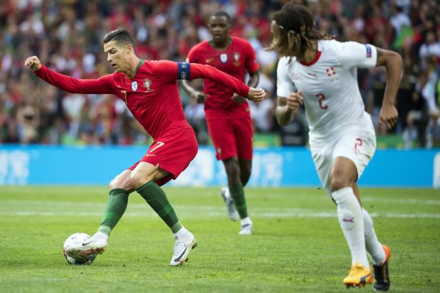 朱芳雨：想问问王哲林的情况 他把我微信删了