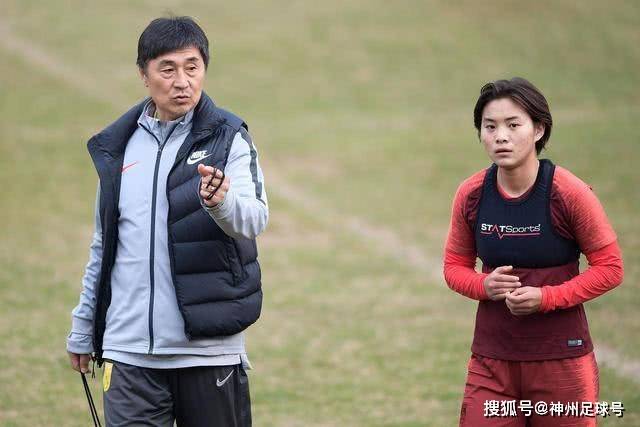 欧冠女排科内3-0横扫热舒夫 朱婷10分哈克夺18分